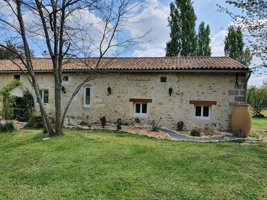 Gite Spacieux - 3 Chambres - Calme Et Charmant Cubnezais Exteriér fotografie
